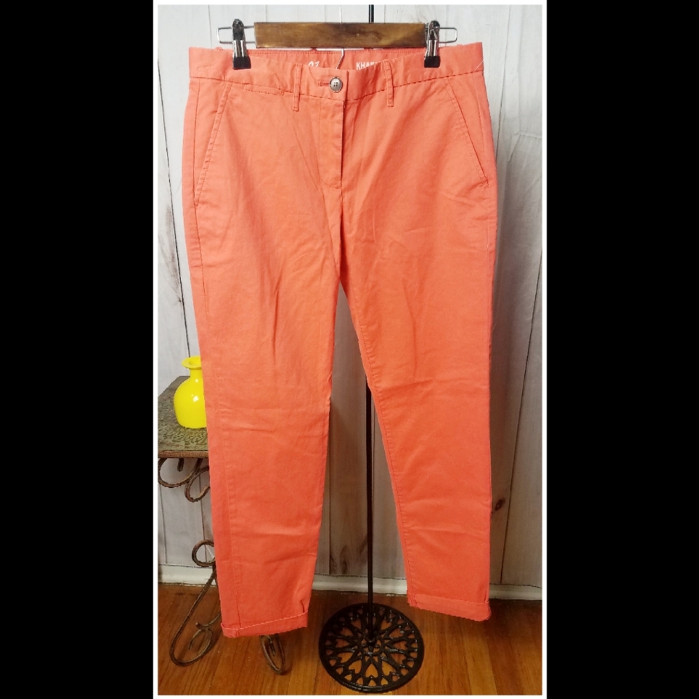 NWOT Gap Coral Khacki Pants Size 2